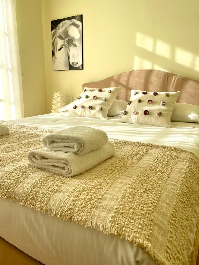 Luxury Four-Room Apartment In Monza Centro - 2 Min Walk To Train Station エクステリア 写真