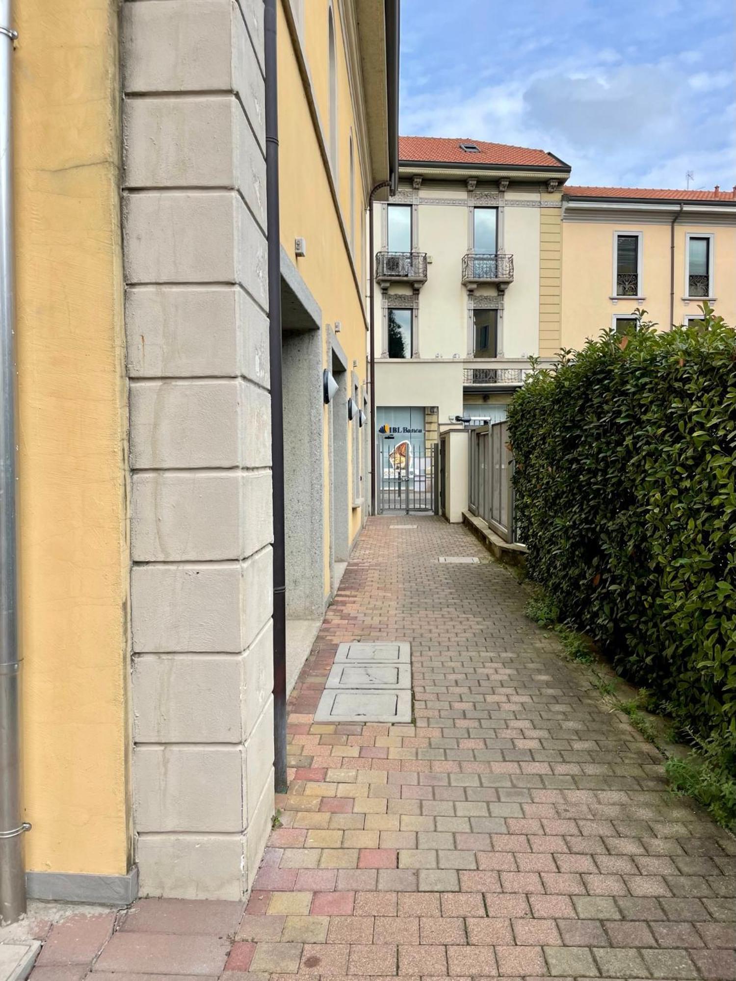 Luxury Four-Room Apartment In Monza Centro - 2 Min Walk To Train Station エクステリア 写真